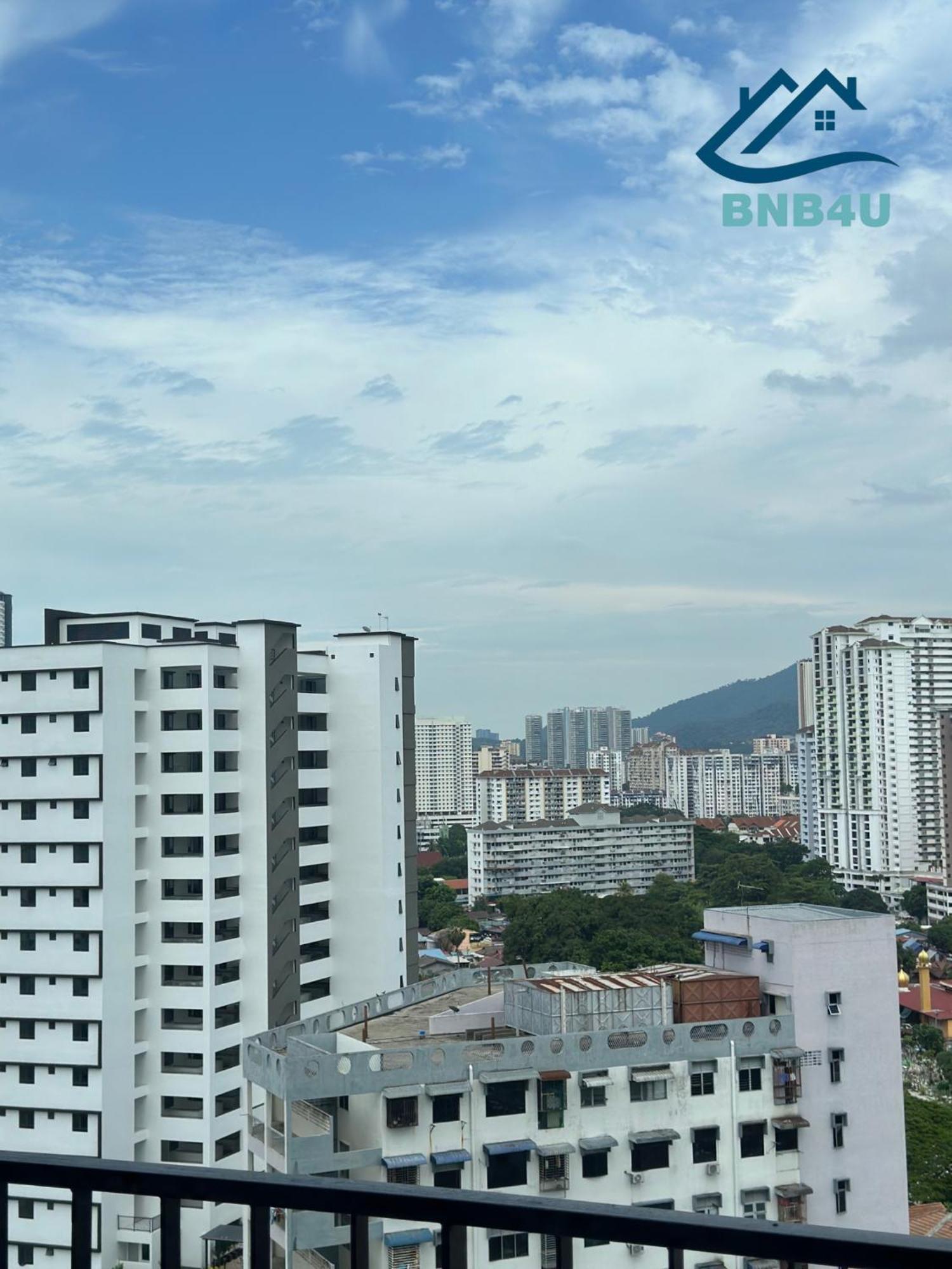 Beacon 2Br Infinity Pool - By Bnb4U ジョージタウン エクステリア 写真