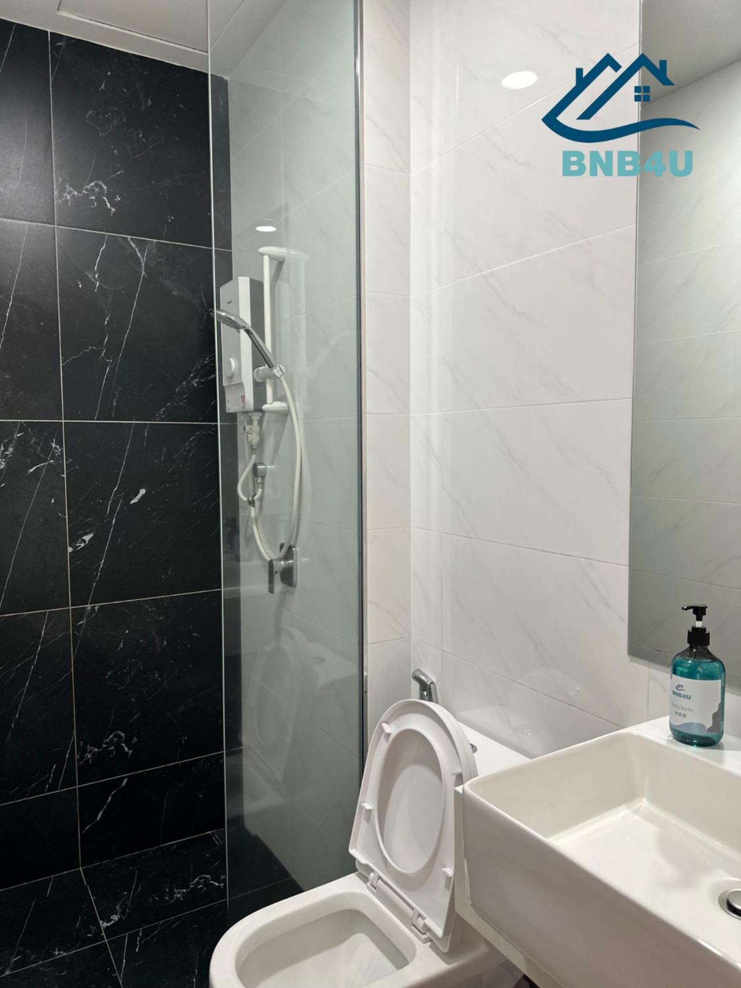 Beacon 2Br Infinity Pool - By Bnb4U ジョージタウン エクステリア 写真